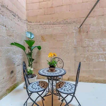 Nest 27 * Lecce